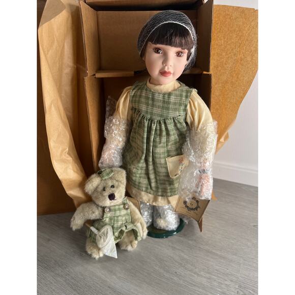 Limited Edition Yesterdays Child Porcelain Collection Doll Molly - Picture 3 of 8